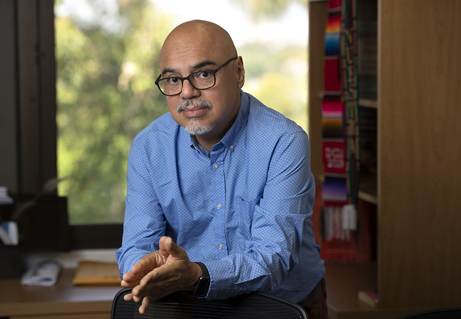 Héctor Tobar